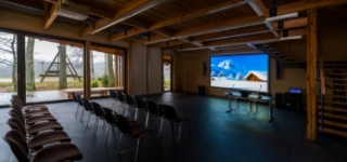 Conference room in Reina Track
